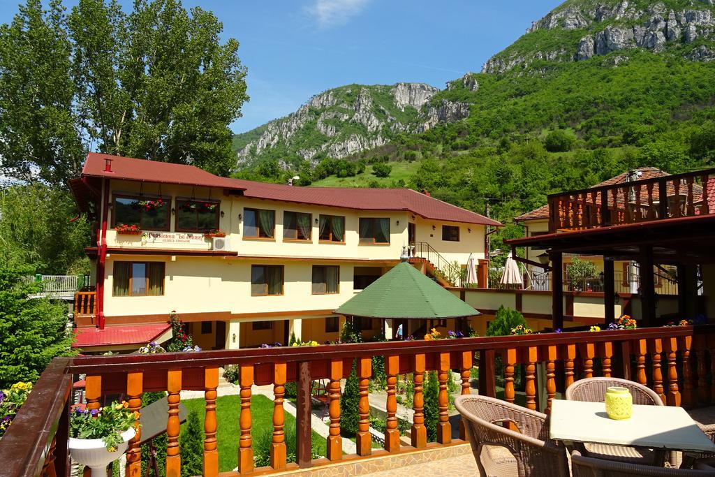 Pension Cuibul Viselor Băile Herculane Exterior foto