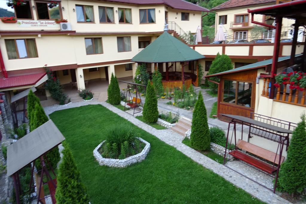 Pension Cuibul Viselor Băile Herculane Exterior foto